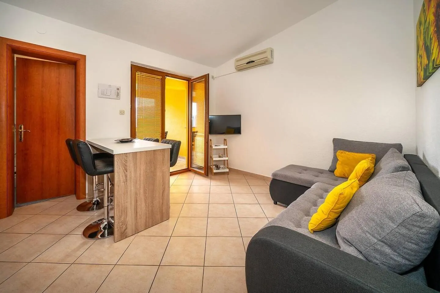 Ana 2 Apartment Baska